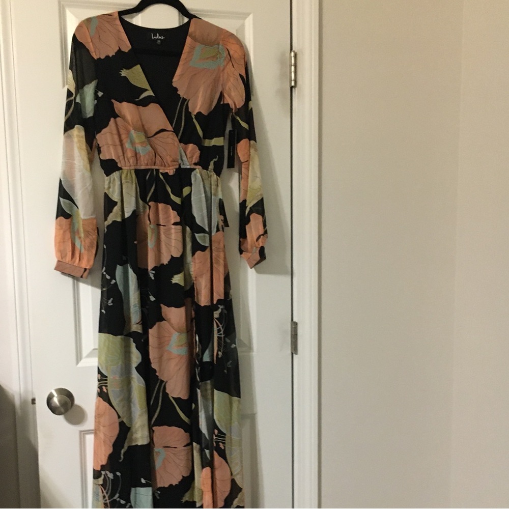 NWT Lulus floral “water lilies” maxi dress